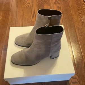 M. Gemí the Cristina booties in mushroom size 37/7.